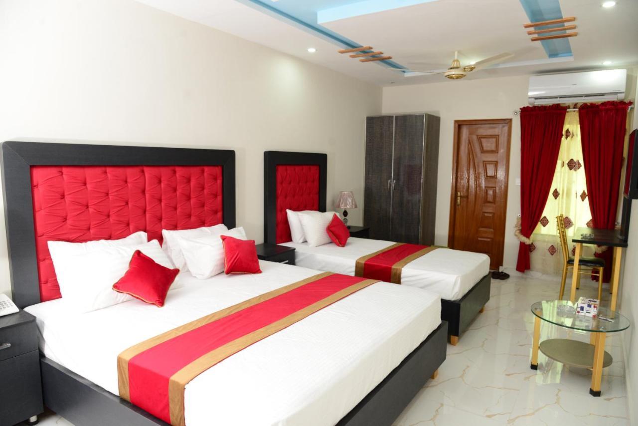 Hotel Deluxe Lahore Exterior photo