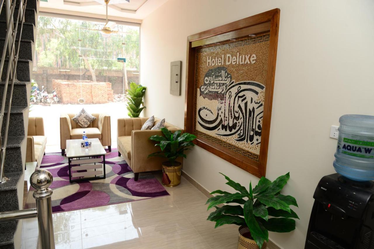 Hotel Deluxe Lahore Exterior photo