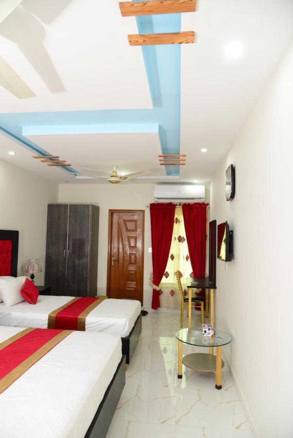 Hotel Deluxe Lahore Exterior photo